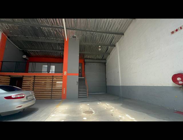 420M² WAREHOUSE TO LET IN SPARTAN
